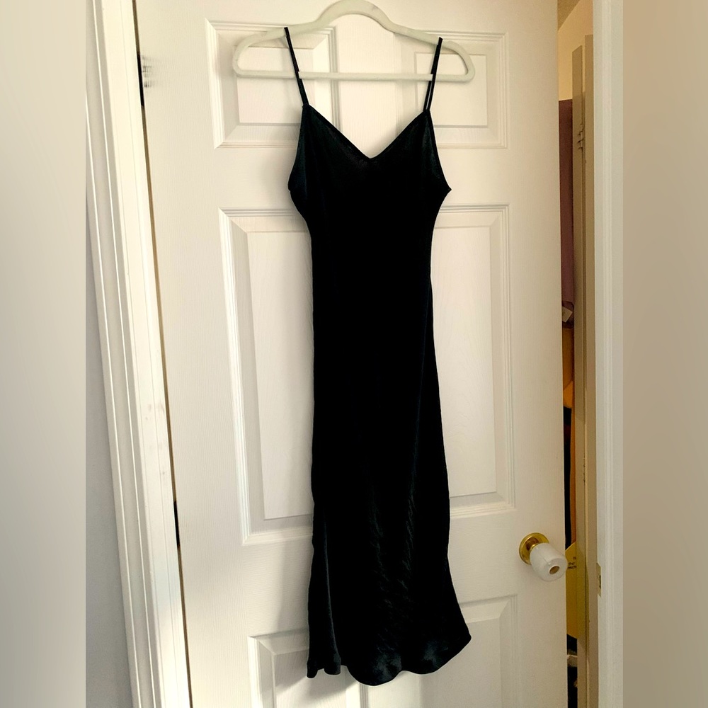 MICHAEL KORS BLACK SILK STRAP MAXI LONG DRESS - Size : 4   Con: Good condition